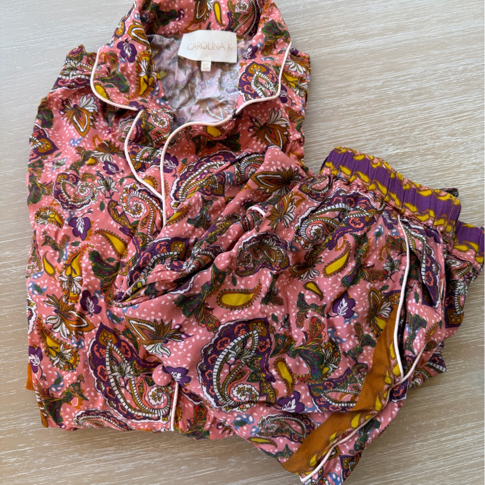 Carolina K Luxury Silky Pajama Set Loungewear Pink Paisley Rose Pattern XS